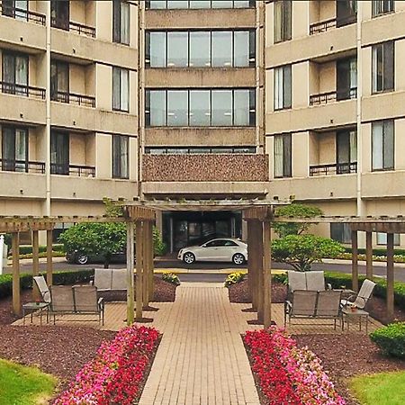 Short Term Rentals At The Park At Trowbridge Senior Community Саутфилд Экстерьер фото