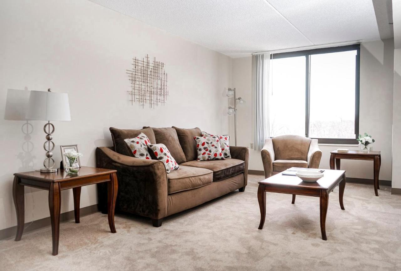 Short Term Rentals At The Park At Trowbridge Senior Community Саутфилд Экстерьер фото