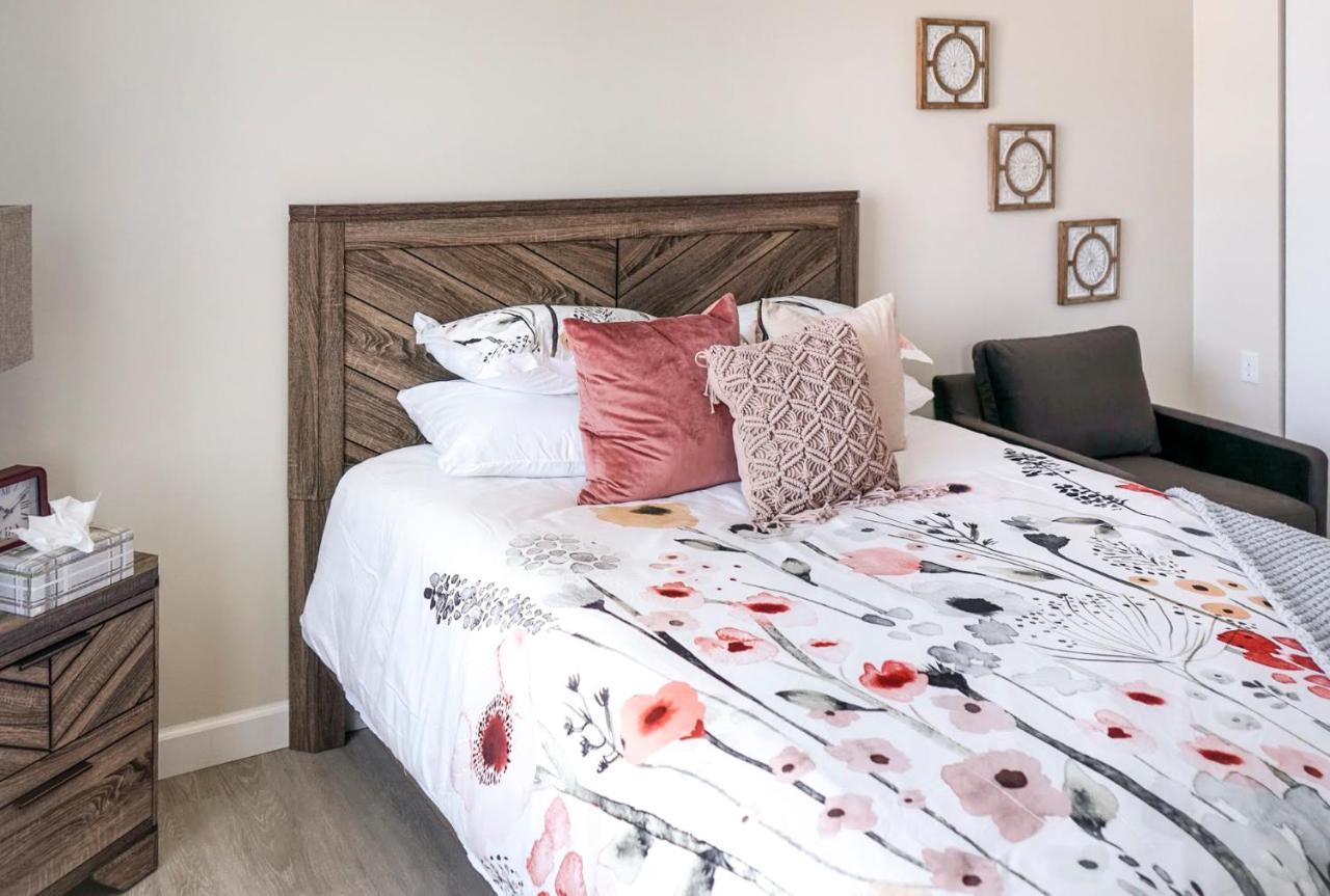 Short Term Rentals At The Park At Trowbridge Senior Community Саутфилд Экстерьер фото
