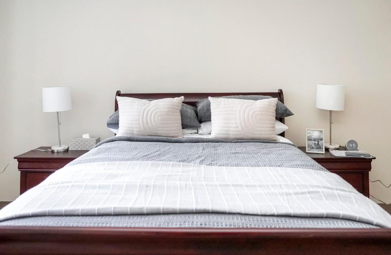 Short Term Rentals At The Park At Trowbridge Senior Community Саутфилд Экстерьер фото