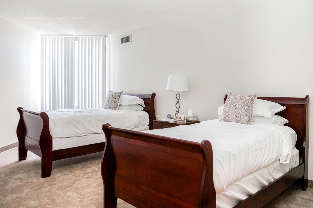 Short Term Rentals At The Park At Trowbridge Senior Community Саутфилд Экстерьер фото