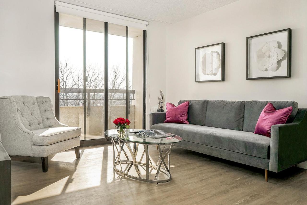 Short Term Rentals At The Park At Trowbridge Senior Community Саутфилд Экстерьер фото