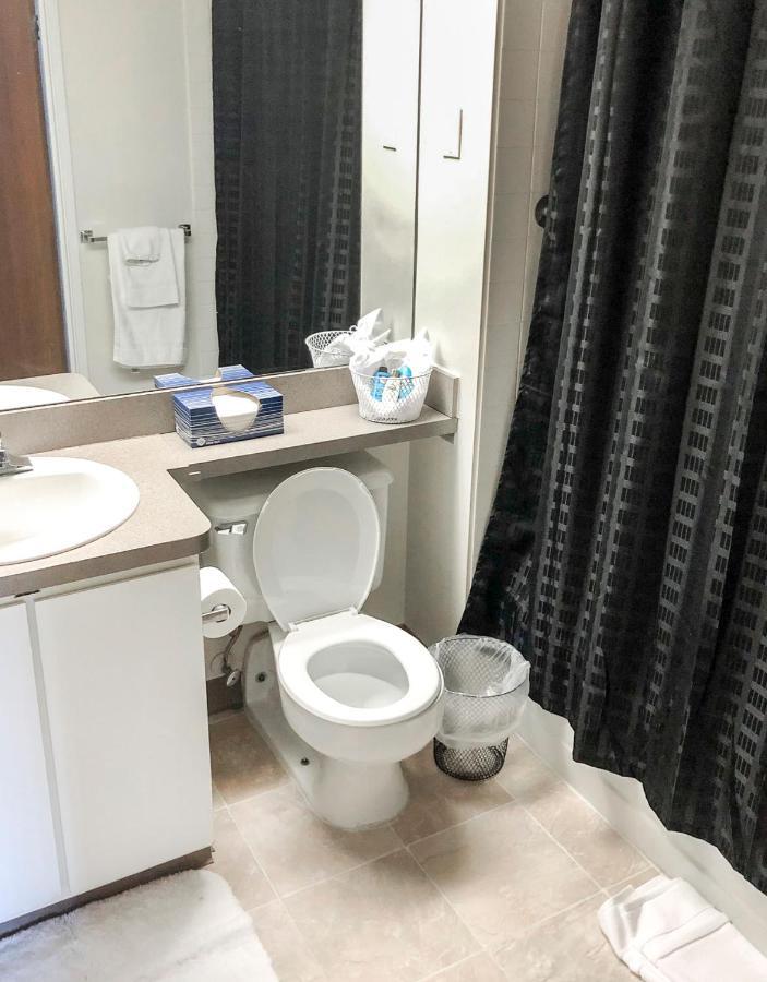 Short Term Rentals At The Park At Trowbridge Senior Community Саутфилд Экстерьер фото