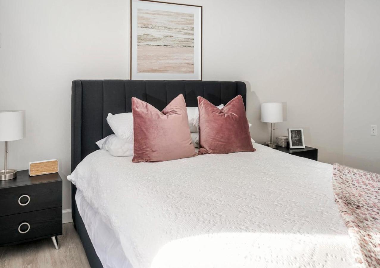 Short Term Rentals At The Park At Trowbridge Senior Community Саутфилд Экстерьер фото